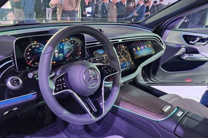Mercedes-Benz unveils New E-Class in S.Korea
