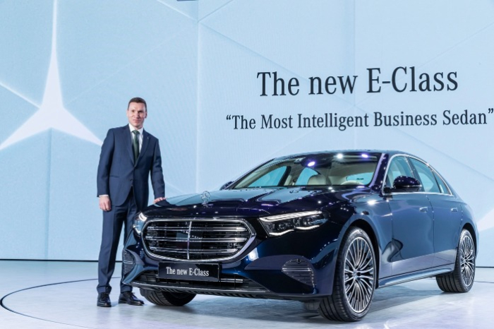 Mercedes-Benz　unveils　New　E-Class　in　S.Korea　
