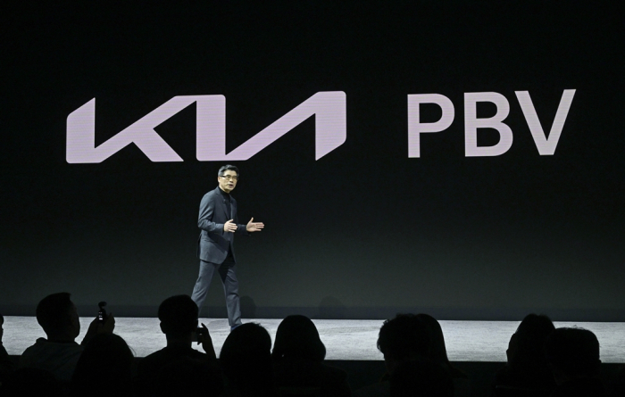 Kia CEO Song Ho-sung unveils the company's PBV vision at CES 2024