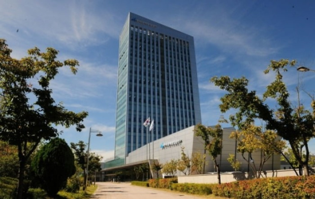Korea　Mine　Rehabilitation　and　Mineral　Resources　Corp.　headquarters　in　Wonju,　Gangwon　Province　(Courtesy　of　KOMIR)