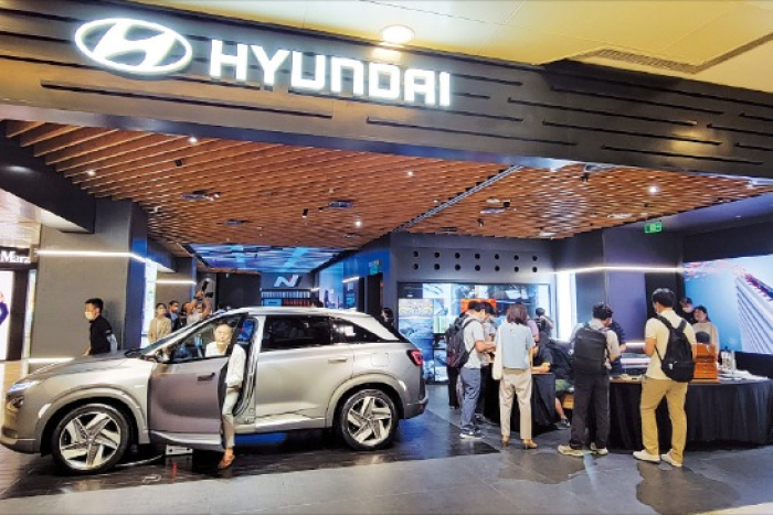 Hyundai　Motor　car　at　a　local　dealership　in　Beijing,　China 