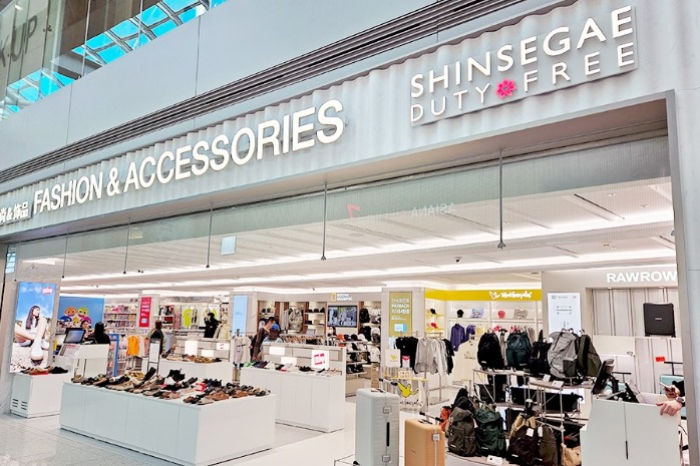 A　duty-free　store　at　Incheon　International　Airport　(Courtesy　of　Yonhap)