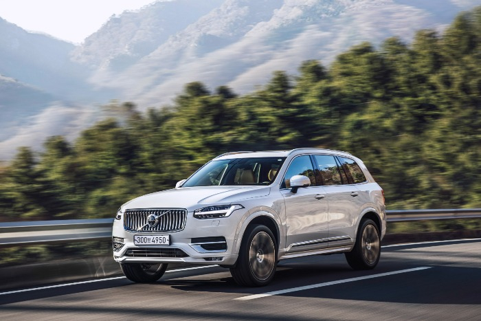 Volvo's　flagship　SUV　XC90