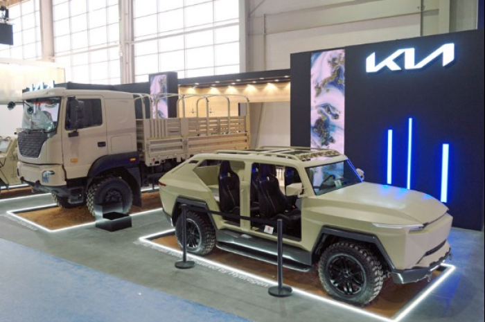 Kia's　combat　vehicles　on　display　at　WDS　2024　in　Riyadh,　Saudi　Arabia　(Courtesy　of　Kia)