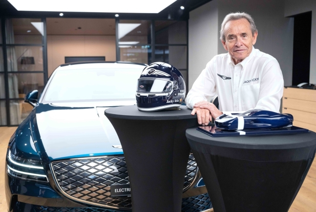 Jacky　Ickx　(Courtesy　of　Hyundai　Motor)