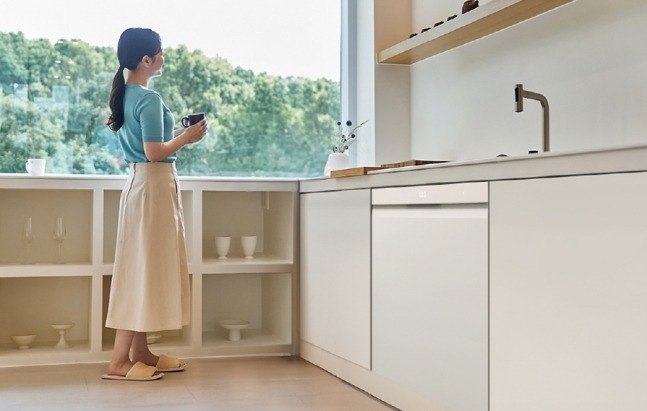 LG　launches　new　14-person　dishwasher