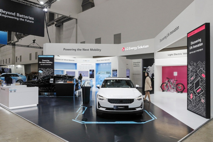 LG　Energy’s　exhibition　booth　at　a　future　mobility　trade　show　in　Seoul　(File　photo)