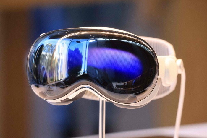 Apple Vision Pro (Courtesy of AFP via Yonhap)