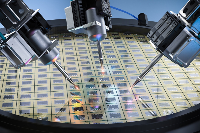 TSMC and Samsung are competing to attract foundry clients (Courtesy of Getty Images)