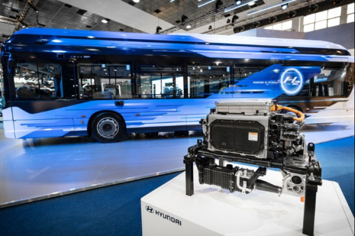 FCEV bus E-WAY H2 fitted with Hyundai Motor's fuel cell system (Courtesy of Hyundai Motor)