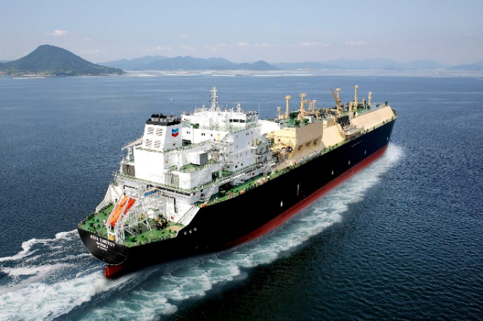 LNG　tanker　(Courtesy　of　Yonhap)