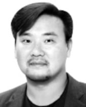 Jin-Hyoung　Cho　is　a　reporter　for　The　Korea　Economic　Daily