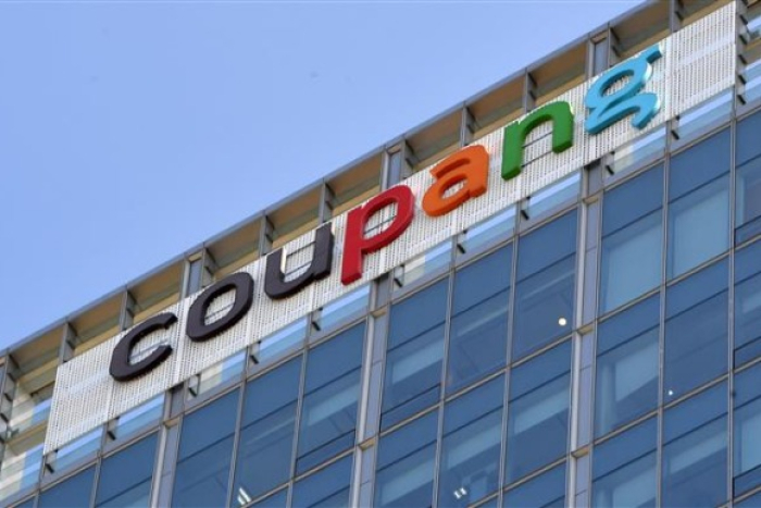 SoftBank-backed　Coupang　posts　1st-ever　annual　profit　in　2023