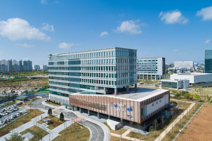 National　Pension　Service　headquarters　in　Jeonju,　South　Korea　(Courtesy　of　NPS)