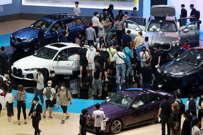 BMW　booth　at　the　Busan　International　Mobility　Show　in　2022　(Courtesy　of　Yonhap)