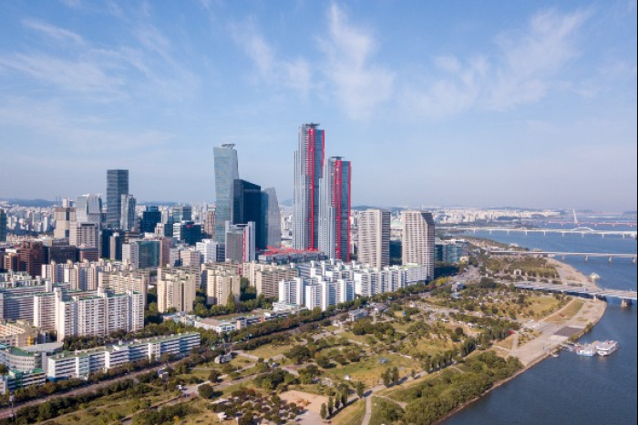 Real estate in Yeouido, the major financial district in Seoul (Courtesy of Getty Images)