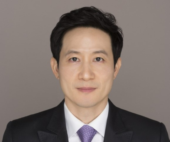Park Chul-whan, a former senior vice president of Kumho Petrochemical and cousin of Chairman Park Jun-kyung