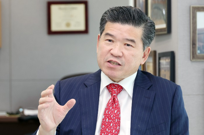 James　Kim,　chairman　of　the　American　Chamber　of　Commerce　in　Korea 