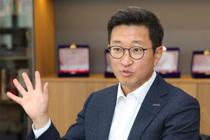 Daniel　Chang,　chief　executive　of　Boryung