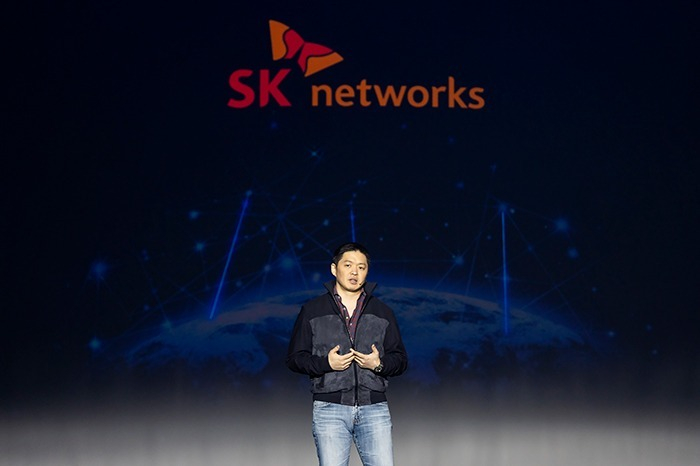 Choi　Sung-hwan,　SK　Networks'　president　and　chief　operating　officer,　at　the　company's　global　investment　meeting　in　2023