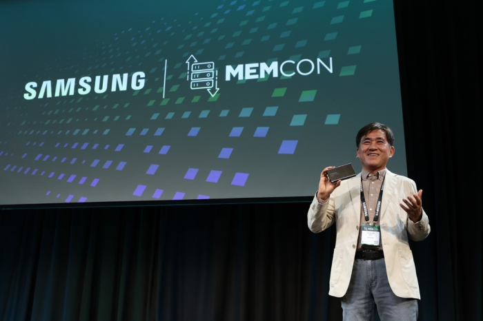 Choi Jin-hyeok, corporate EVP and head of the R&D Center, Samsung Semiconductor US, speaks at Memcon 2024