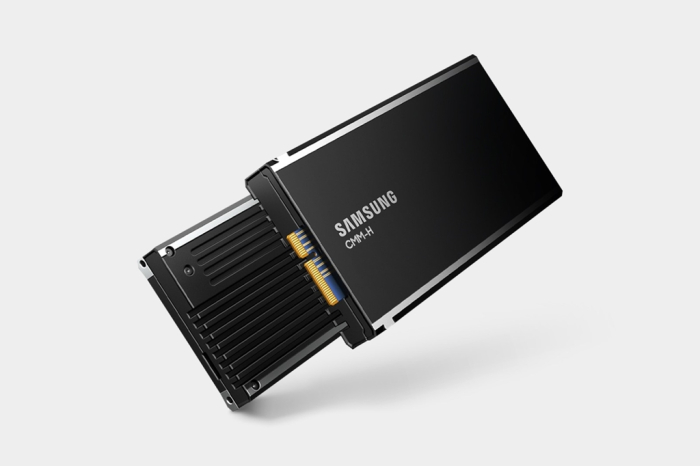 Samsung's　CXL　Memory　Module　-　Hybrid　(CMM-H)　showcased　at　Memcon　2024