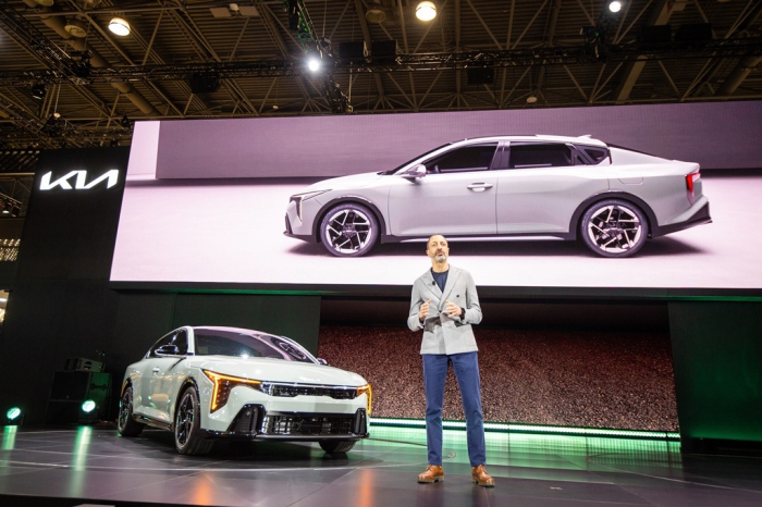 Karim　Habib,　head　of　Kia　Global　Design,　introduces　the　all-new　2025　K4　on　March　27,　2024　at　the　New　York　International　Auto　Show　(Courtesy　of　Hyundai　Motor　Group)