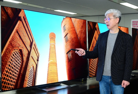 LG OLED TV's new theme: Empathetic, personalized AI 
