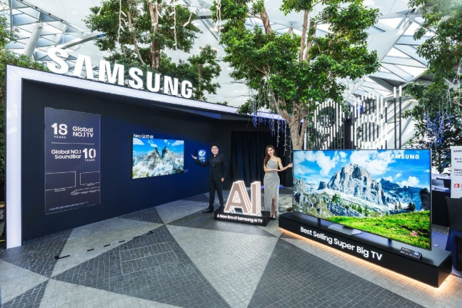 Samsung　unveils　2024　TV　lineup　at　Changi　Airport