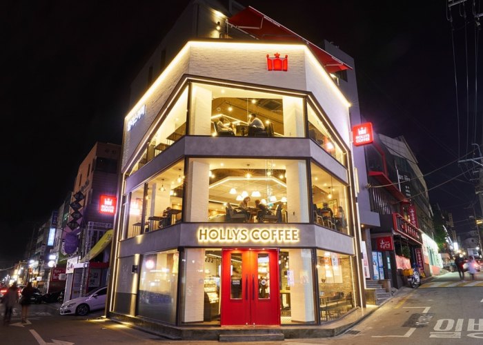 A　Hollys　Coffee　outlet　in　Seoul