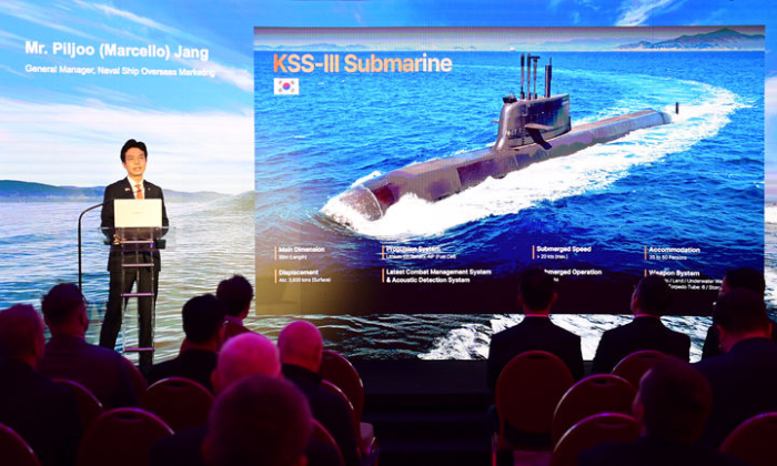 Hanwha　Ocean　showcases　Jangbogo-III　(KSS-III))　submarine　in　Warsaw　in　November　2023