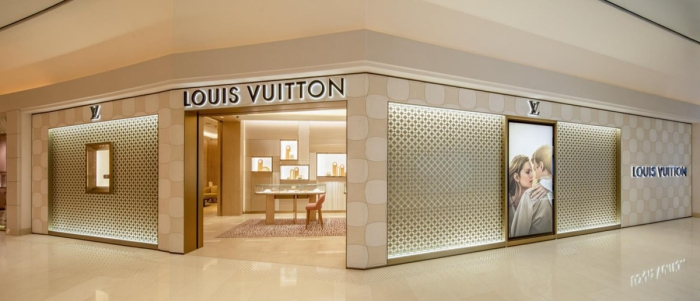 Louis　Vuitton's　first　\