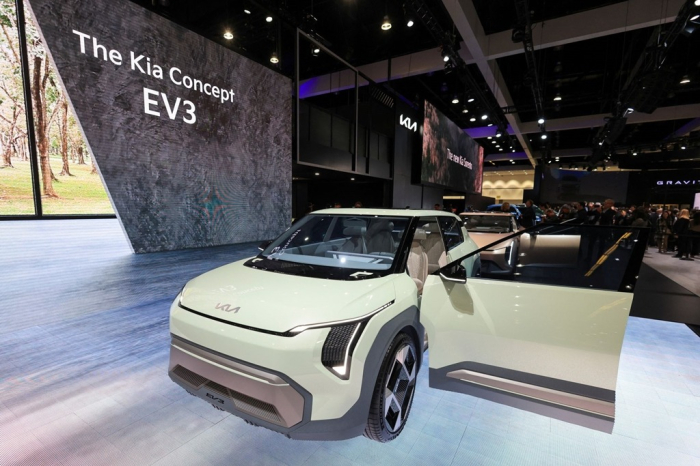 The　Kia　Concept　EV3　unveiled　at　the　LA　Auto　Show　in　November　2023　(Courtesy　of　Reuters/Yonhap)