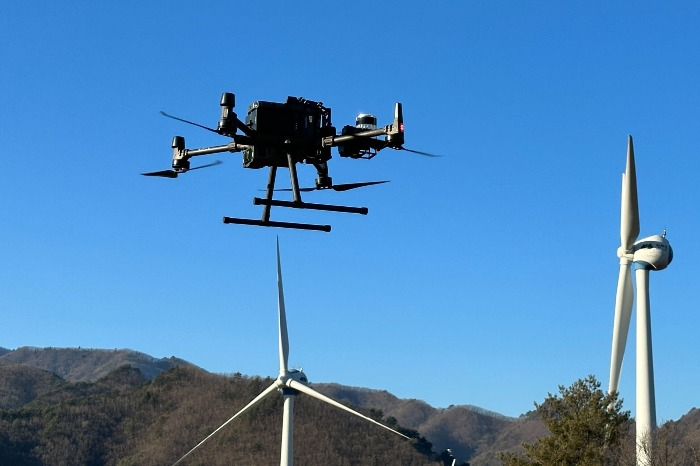 Nearthlab　wind　turbine　inspecting　drone　(Courtesy　of　Nearthlab)