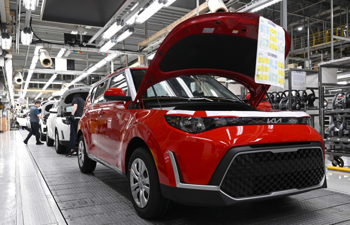 Kia's　Seltos　SUVs　roll　out　of　its　assembly　plant　in　Kwangju