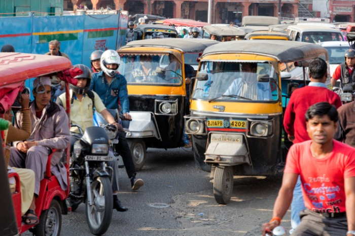 Street　scene　in　India　(Courtesy　of　Getty　Images)