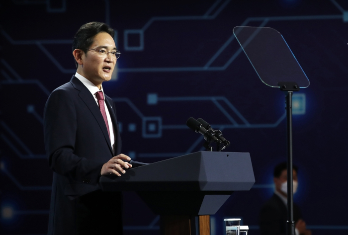 Samsung Group Chairman Jay Y. Lee gives a speech during a visit by Korean President Yoon Suk Yeol and US President Joe Biden to the chipmaker's Pyeongtaek plant in 2022