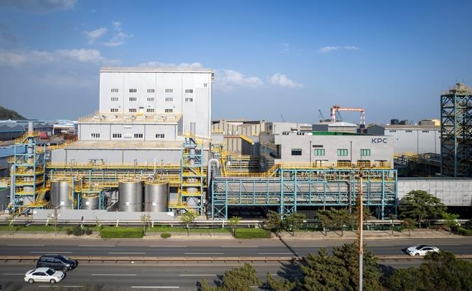 The　factory　buildings　of　Korea　Precursor,　a　joint　venture　between　Korea　Zinc　and　LG　Chem,　in　South　Korea　(Courtesy　of　Korea　Zinc)