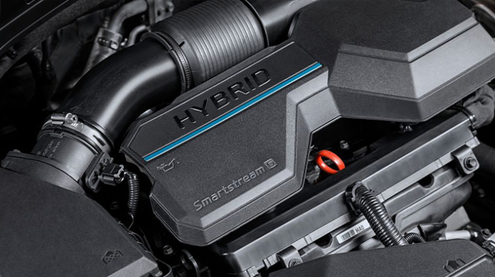 The Hyundai Motor Santa Fe Hybrid engine