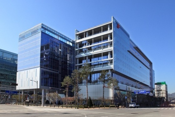 SK　Chemicals'　headquarters　in　Pangyo,　Gyeonggi　Province　in　South　Korea　(Courtesy　of　SK)