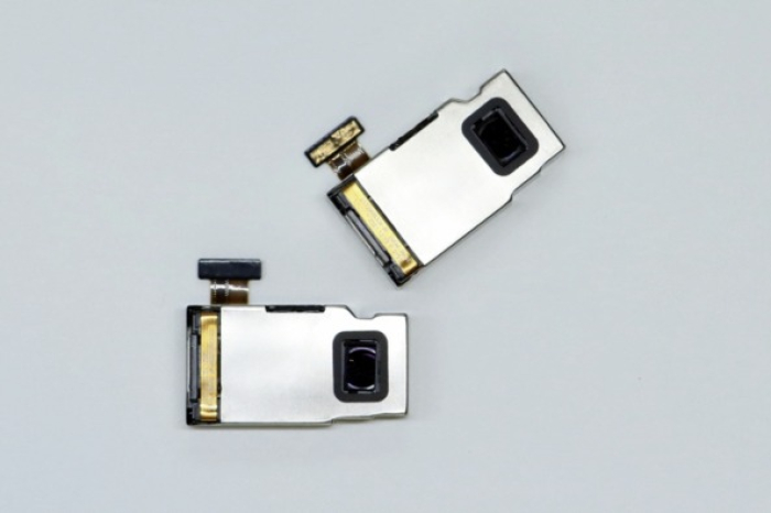 LG Innotek's ultra-thin optical telephoto zoom camera module for mobile devices (Courtesy of LG Innotek)