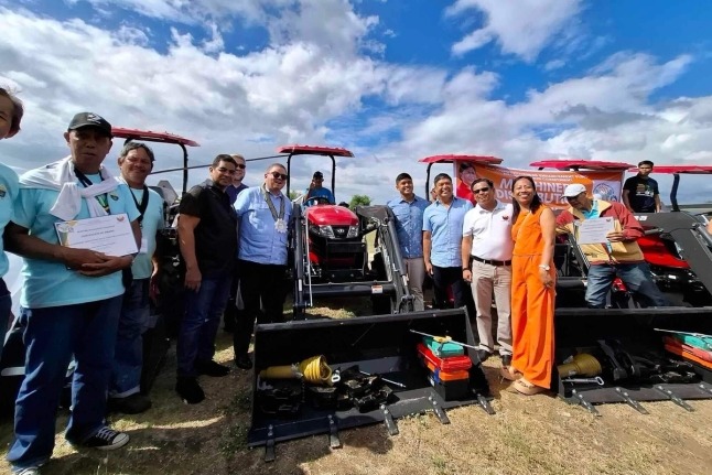 TYM exports 900 tractors to the Philippines