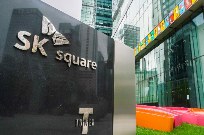 Krafton　shares　sink　as　SK　Square　taps　2.2%　block　trade