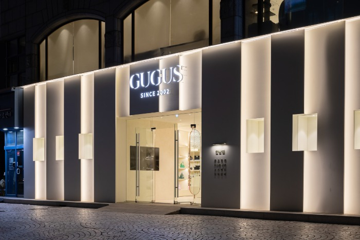 A　Gugus　offline　store　in　Hannam-dong,　central　Seoul