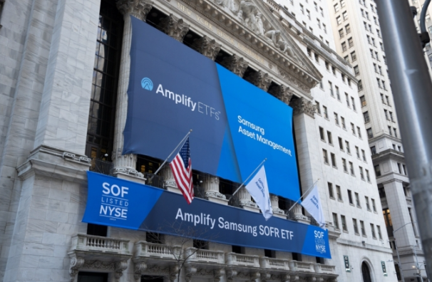 Advertisement　of　Amplify　Samsung　SOFR　ETF　on　the　New　York　Stock　Exchange　(Courtesy　of　Samsung)
