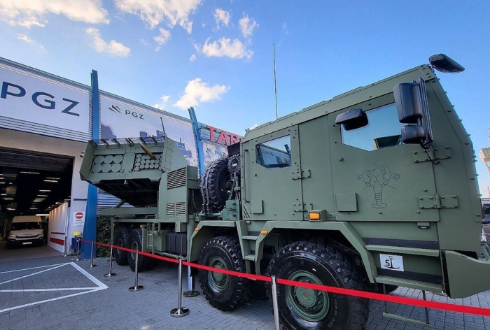Hanwha　Aerospace's　Chunmoo　multiple　launch　rocket　system　(MLRS)　on　display　at　an　exhibition　in　Kielce,　Poland　on　Sept.　5,　2023　(Courtesy　of　Yonhap)