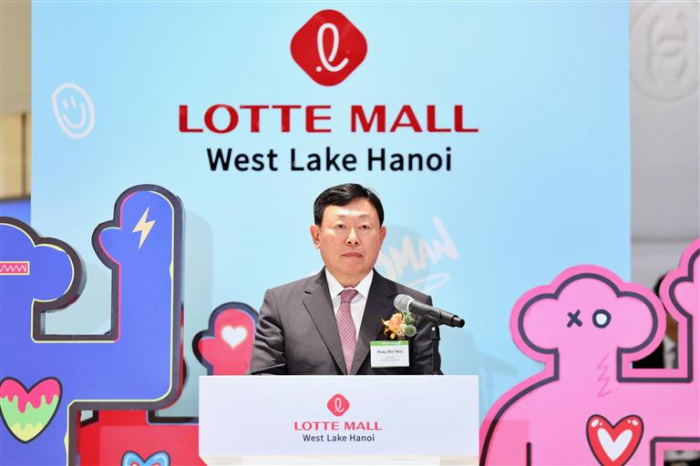Lotte Group Chairman Shin Dong-bin speaks at the opening ceremony for Lotte Mall West Lake Hanoi, a premium commercial complex in Vietnam, on Sept. 22, 2023 (Courtesy of Yonhap)
