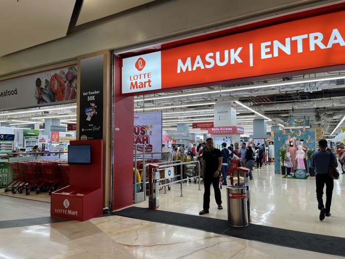 Lotte Mart’s Gandaria City Mall hypermarket in Indonesia
