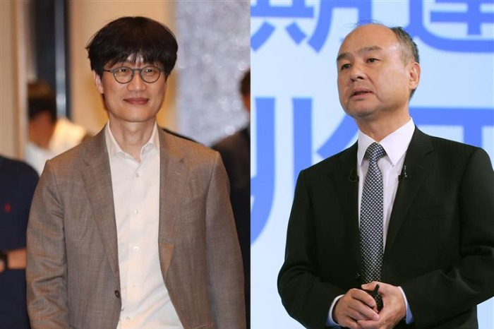 Lee　Hae-jin　(left),　founder　and　global　investment　officer　of　Naver　and　Masayoshi　Son,　founder　and　CEO　of　SoftBank