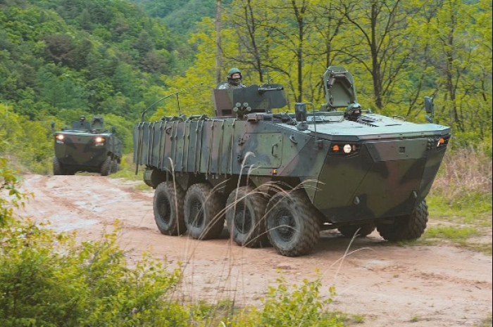 Hyundai　Rotem's　wheeled　armored　vehicle　K808　(Courtesy　of　Hyundai　Rotem)